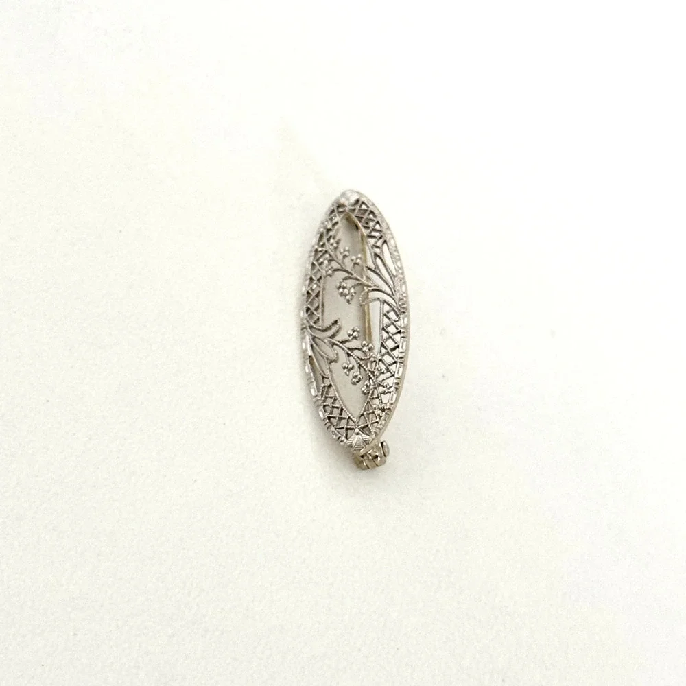 Antique 14K White Gold Floral Filigree Intricate Detail Small Petite Brooch Pin